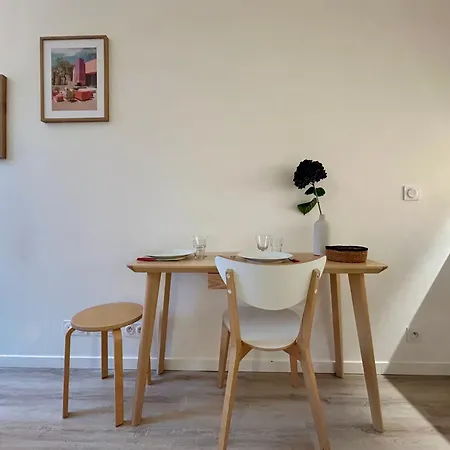 Appartamento Fully Equipped - 2 Guests - Near Metro *