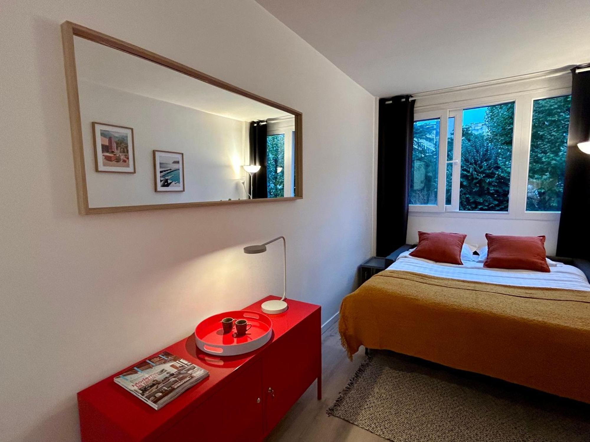 Fully Equipped - 2 Guests - Near Metro Appartamento Parigi